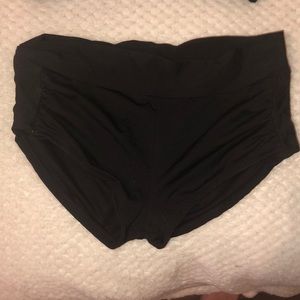 Black swim shorts/ bikini bottoms